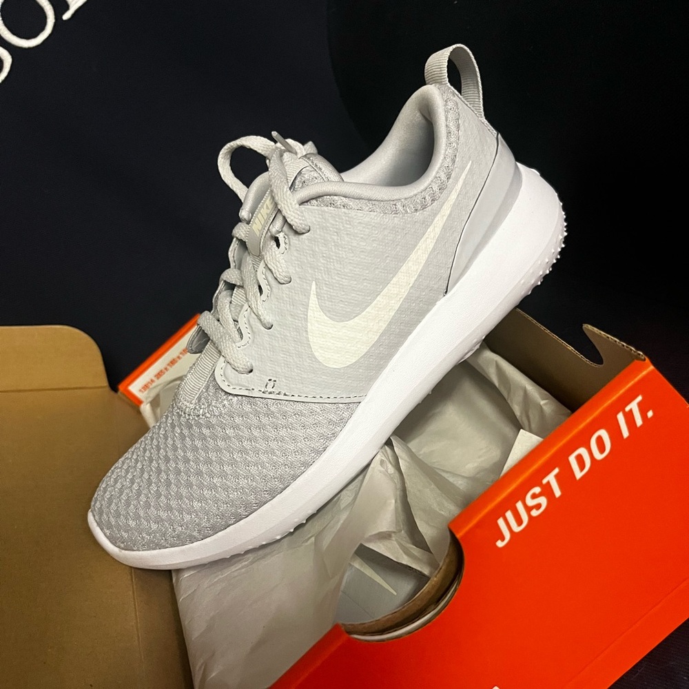 NEW Boy Nike Golf Shoe